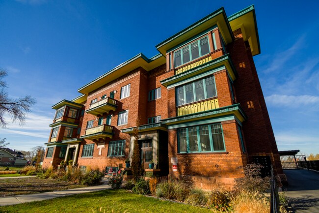 Foto del edificio - 2461 Adams Ave