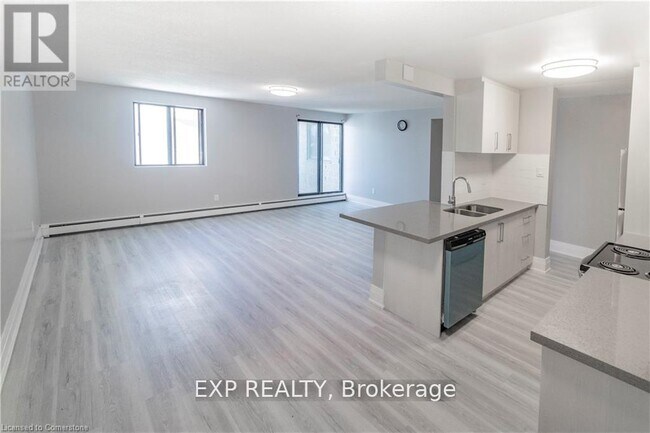 Building Photo - 4422 Huron St