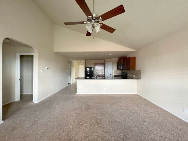 Building Photo - Rhine Valley 4 bedroom, 2.5 bath