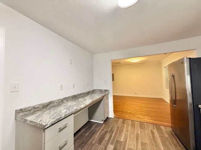 Foto del edificio - **OFFERING REFUNDABLE APPLICATION FEES & $150 MOVE IN PROMOTION** Newly Remodeled 3BD, 1BA Raleig...