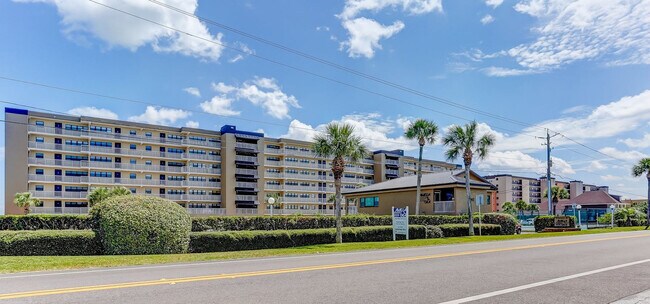Foto del edificio - 3240 S Fletcher Ave