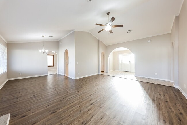 Building Photo - 6528 W Grandview Rd