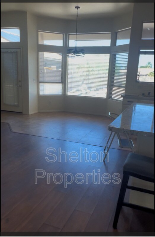 Foto del edificio - 19231 N Coyote Lakes Pkwy