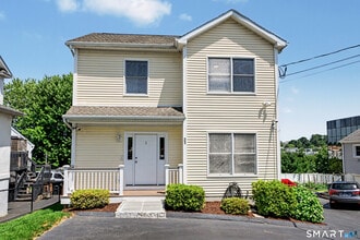Building Photo - 21 Whitmore Ln