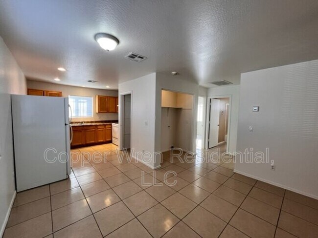 Building Photo - 1597 W Mountain View Rd