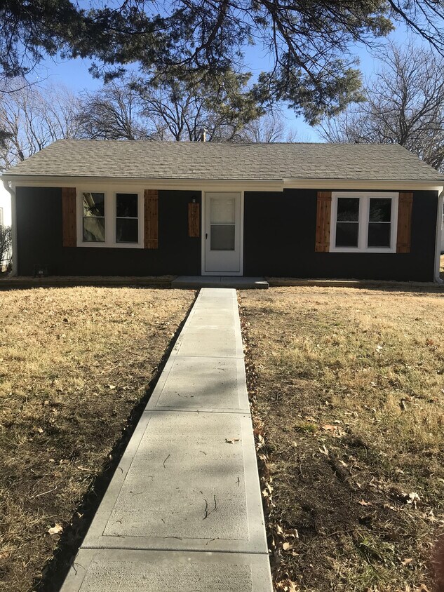 Foto principal - 2430 SE Virginia Ave
