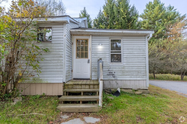 Entrance - 274-278 Cold Spring Rd