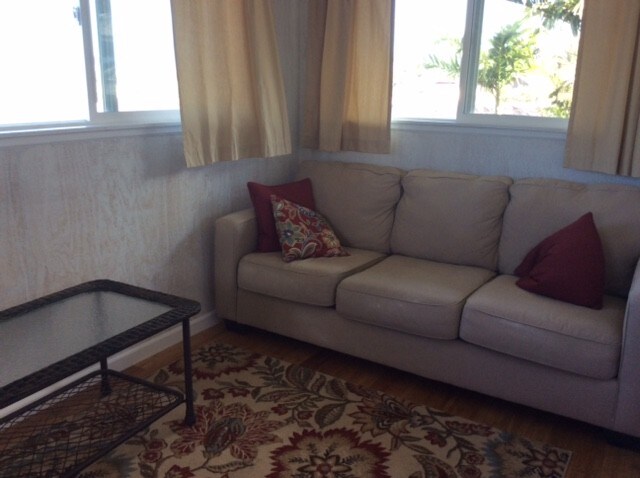 Separate Sun Room with beautiful views - 1065 Kahului St