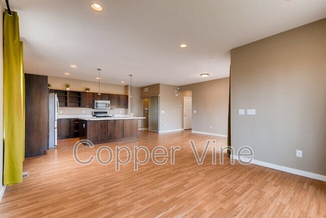 Foto del edificio - 10057 Quintero St