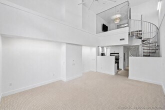 Building Photo - 701 S Olive Ave