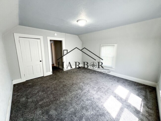 Foto del edificio - Large Renovated Studio! - SPECIAL! 1 Month Free