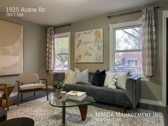 Photo du bâtiment - CHARMING 2 BED/1 BATH BUNGALOW - EAST WINDSOR + HYDRO,WATER & GAS!