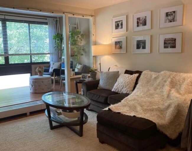 Foto del edificio - 18 Juniper St