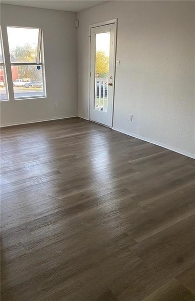 Foto del edificio - 8400 Garcreek Cir