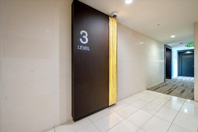 Foto del edificio - 2655 Bush St
