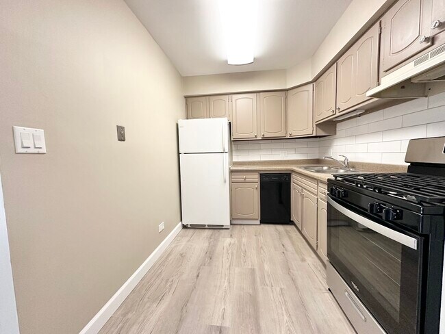 Foto del edificio - 915 Westmoreland Dr