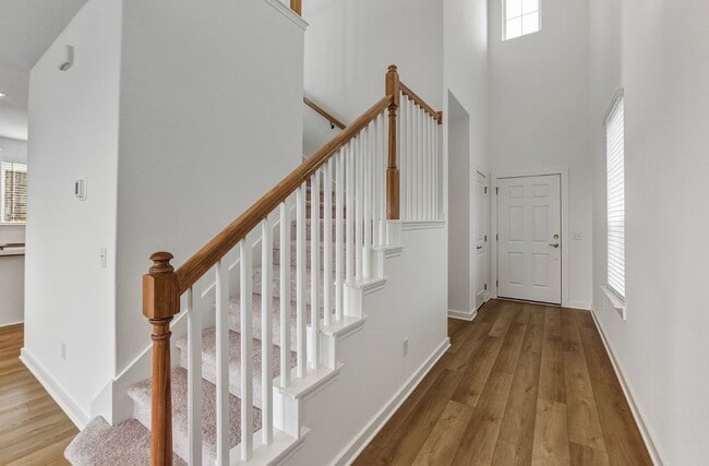 Building Photo - 480 Tailwind Dr