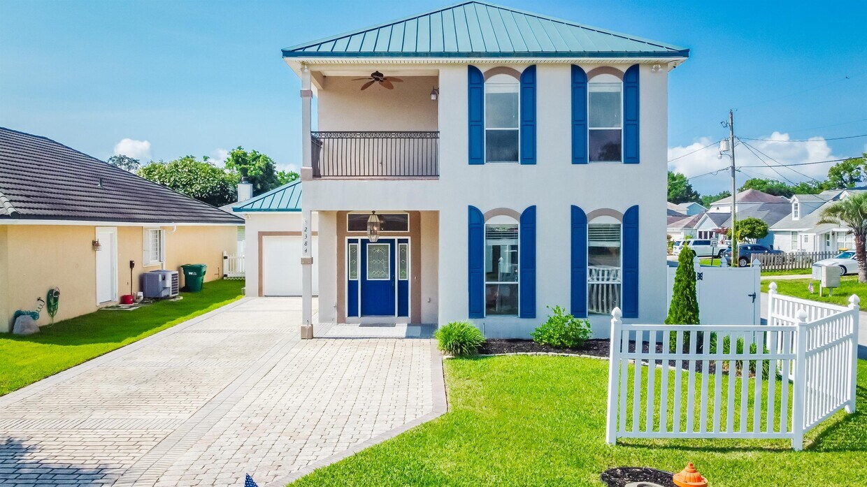Primary Photo - 2384 Palm Harbor Dr