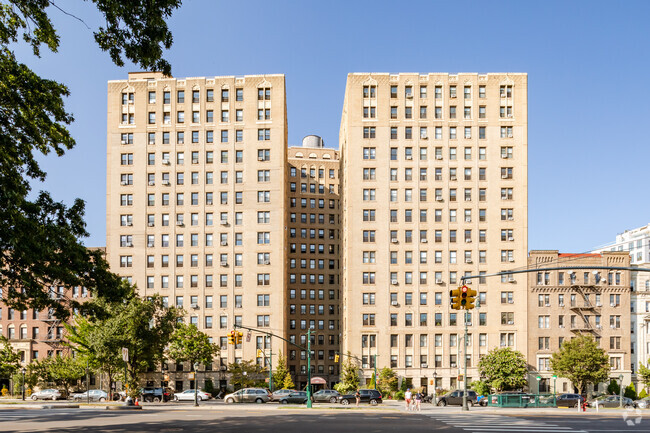 Building Photo - Turner Towers