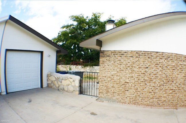 Building Photo - 3 br, 2 bath House - 3429 hickman ST A Unit A
