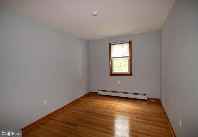 Building Photo - 708 Carmen Dr