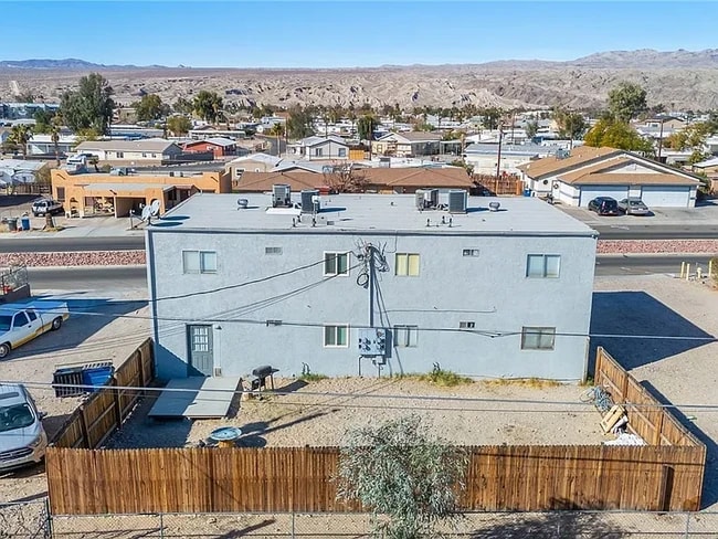 Building Photo - 2152 Riviera Blvd