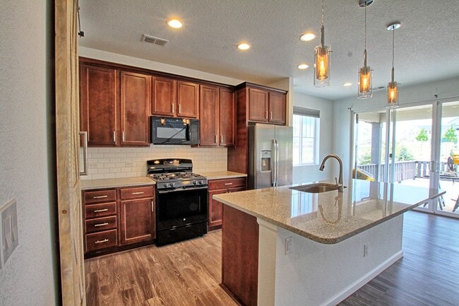 Foto del edificio - 3 bed 2.5 bath Crystal Valley Ranch home b...