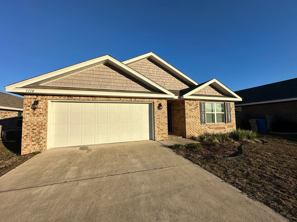 4 bedroom 2 bath brick home available for House Rental in Milton