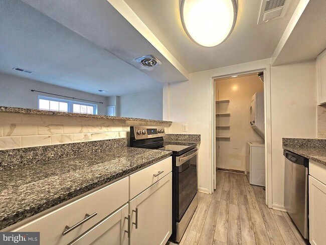 Foto del edificio - 8612 Walutes Cir
