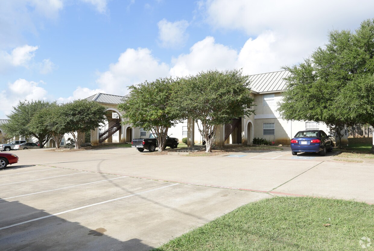 Building Photo - Cedar Ridge Apartments