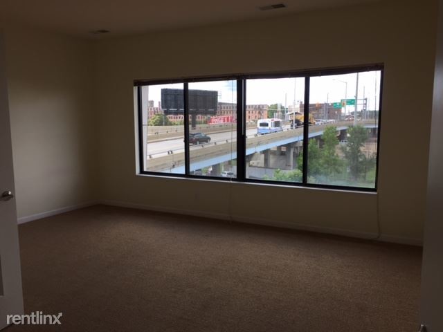 Master Bedroom - Metropolitan Park Apartments