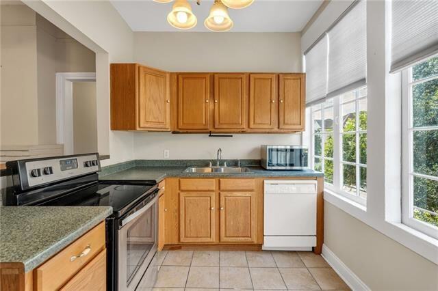 Foto del edificio - 5705 Prytania St