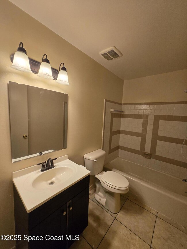 Building Photo - 843 Faull Dr