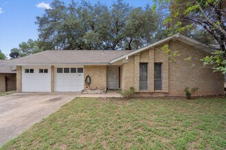 Building Photo - 703 Huntingdon Pl