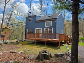 Building Photo - 362 Somerset Dr