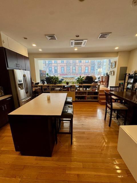 Foto del edificio - 232 E 53rd St