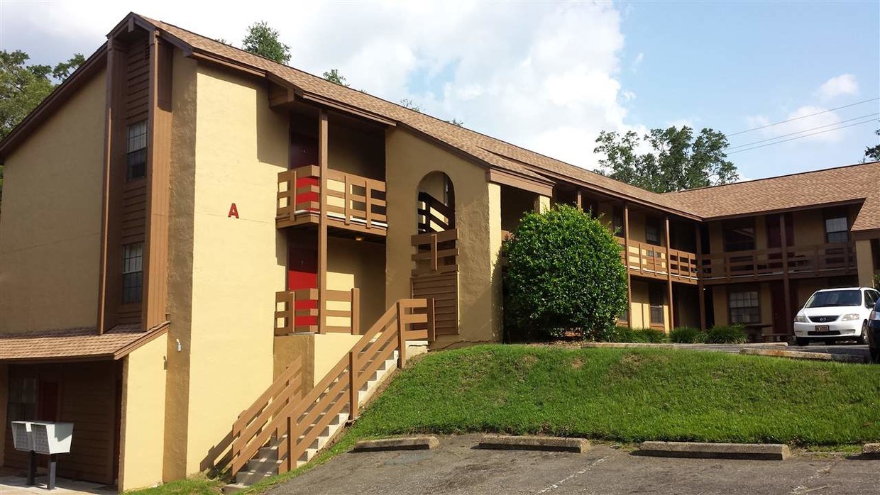 Foto principal - 700 N Calhoun St