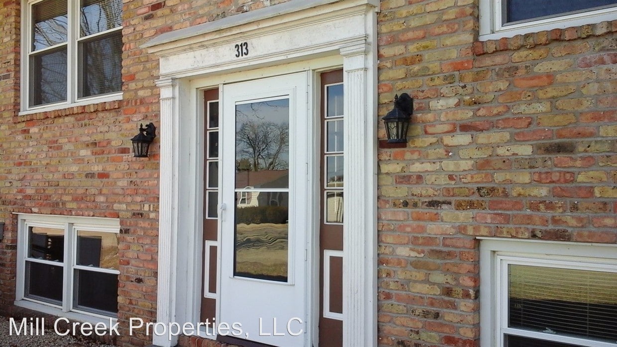 319 12th St, DeWitt, IA 52742 Room for Rent in DeWitt, IA