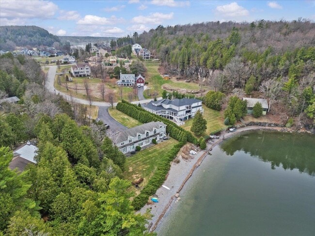 Foto del edificio - 38 Pebble Beach Rd