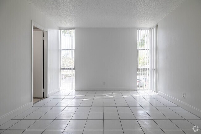 2 habitaciones, 2 baños - 1,300 pies cuadrados - The Palms at Forest Hills