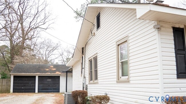 Building Photo - 2731 Parkdale Rd