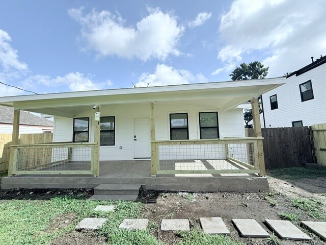 Building Photo - 113 E 14th St