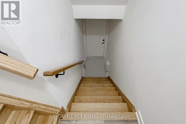 Photo du bâtiment - 370 Red Maple Rd