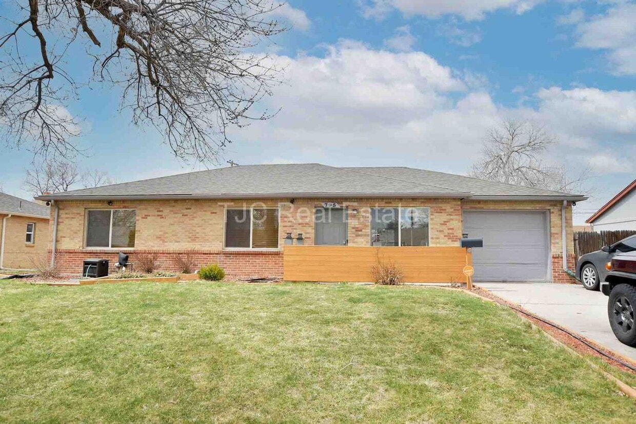 Photo - 795 Salem St