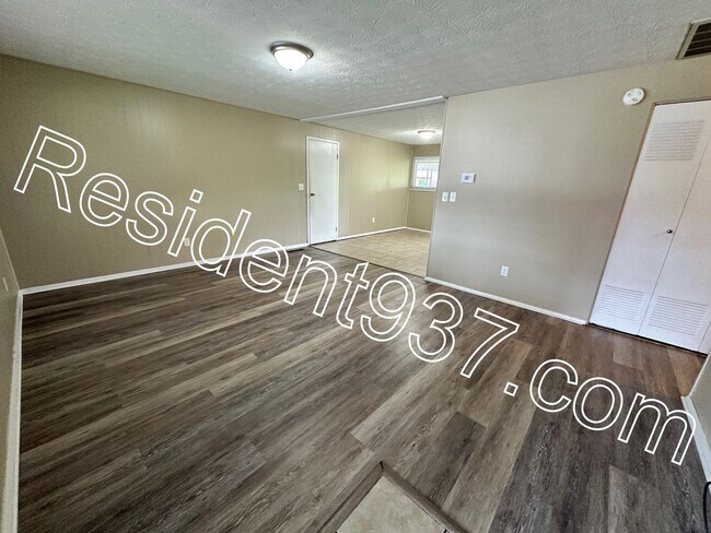 Foto del edificio - 3 Bed 2 bath Home
