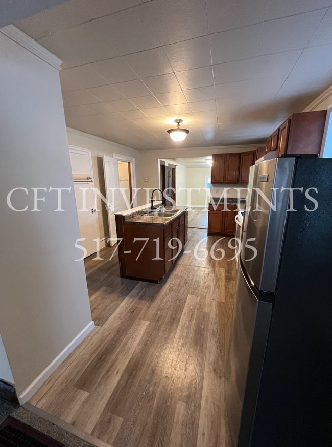 Kitchen - 724 N Cochran Ave