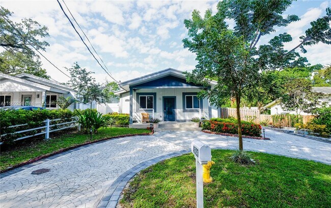 Foto del edificio - 4523 SW 26th Terrace