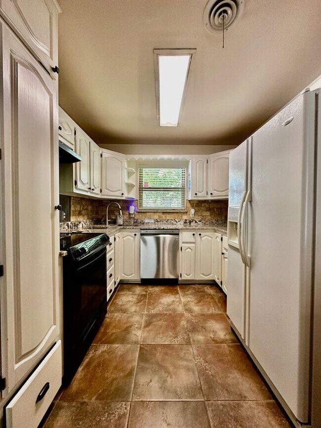 Foto del edificio - Stunning Riverside Home