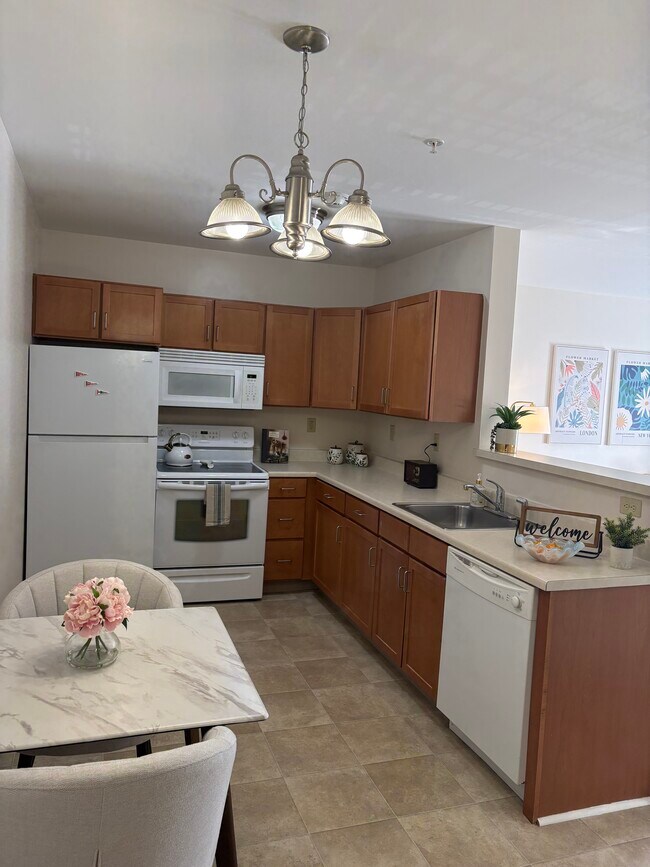 Cocina - Crestmount Senior Apartments