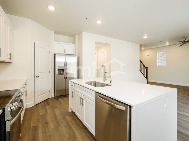 Building Photo - 6433 Intuition Ln